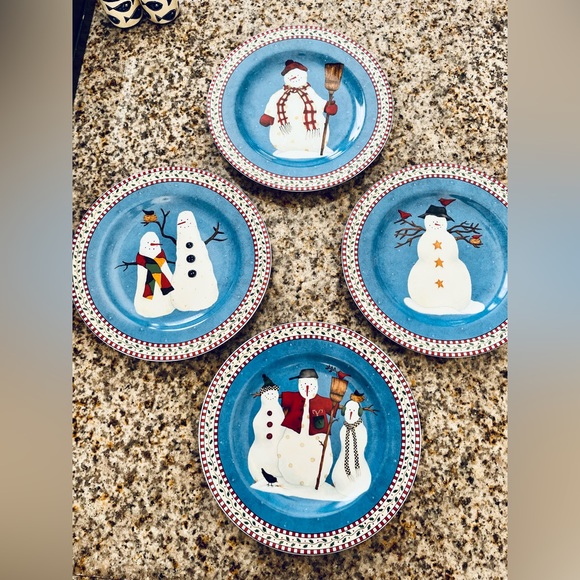 Sakura Snowman 4 pieces Assorted Stoneware Debbie Mumm Christmas Salad Plates - Picture 3 of 9